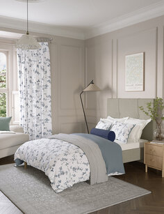Комплект постельного белья из сатина с цветением вишни Marks &amp; Spencer, синий микс