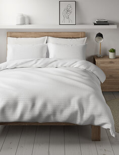 Комплект постельного белья из чистого хлопка с пятнистой текстурой Marks &amp; Spencer, белый