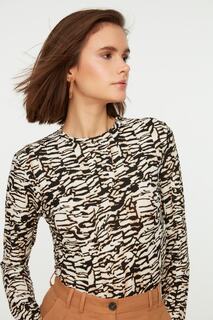 Блузка Trendyol укороченная эластичная с круглым вырезом и узором, коричневый