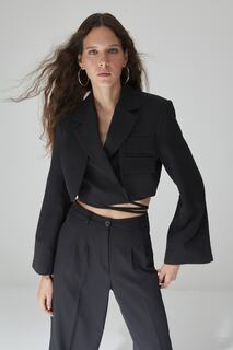 Пиджак двубортный Trendyol на укороченной подкладке, черный