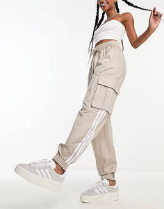 Бежевые брюки карго с тремя полосками adidas Originals