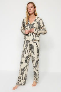 Пижамный комплект Trendyol с леопардовым узором, кремовый