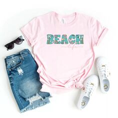 Красочная футболка с короткими рукавами и рисунком Beach Life Simply Sage Market