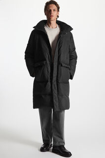 Ответственное пуховое пальто, черный COS