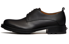 Черные кожаные туфли Valentino Roman с заклепками