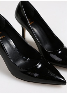 Черные женские туфли на каблуке Fabrika ФАБРИКА