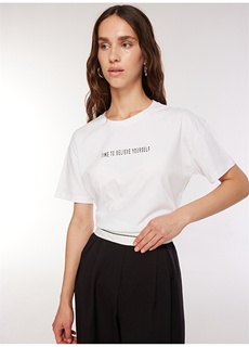 Белоснежная женская футболка с круглым вырезом и принтом Fabrika ФАБРИКА
