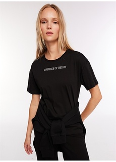 Черная женская футболка с круглым вырезом с принтом Fabrika ФАБРИКА