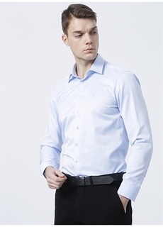 Классическая приталенная однотонная голубая мужская рубашка с длинным рукавом и воротником Pierre Cardin