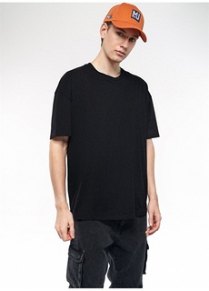 Однотонная черная мужская футболка с круглым вырезом и нормальным узором Mavi