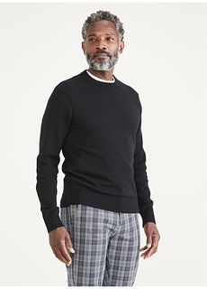 Черный мужской свитер с круглым вырезом стандартного кроя Dockers