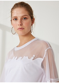 Белая женская футболка с принтом Armani Exchange