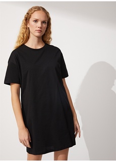 Черное женское домашнее платье длиной выше колена с круглым вырезом People By Fabrika