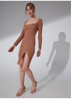 Коричневое женское трикотажное платье с квадратным воротником длиной выше колена NGSTYLE