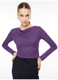 Простая фиолетовая женская блузка с открытым вырезом Selen