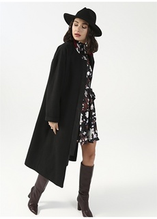 Черное женское широкое эластичное пальто с круглым вырезом Fabrika Comfort
