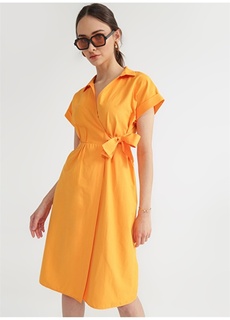 Прямое оранжевое женское платье миди с V-образным вырезом Fabrika Comfort