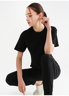 Укороченная черная женская футболка с круглым вырезом Fabrika ФАБРИКА