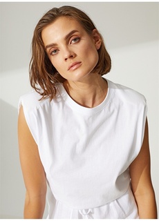 Простая белая женская футболка с круглым вырезом Didem Soydan X Fabrika
