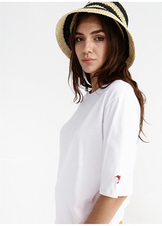 Однотонная белая женская футболка с круглым вырезом Fabrika ФАБРИКА