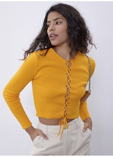 Желтый женский укороченный свитер с круглым вырезом Sherin