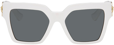 Белые солнцезащитные очки с бабочкой и декором Medusa Versace
