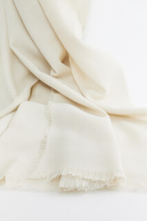 шарф женский Шарф вискозный тонкой вязки с короткой бахромой Befree
