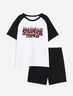Пижамный комплект из футболки и шорт H&amp;M Stranger Things, 2 предмета, белый/черный H&M