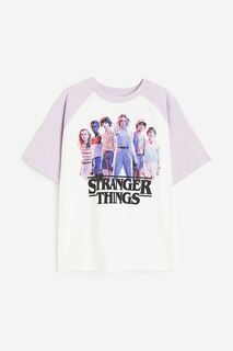 Футболка H&amp;M Stranger Things Printed Cotton, белый/светло-фиолетовый H&M