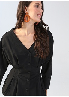 Однотонная черная женская рубашка с V-образным вырезом Fabrika ФАБРИКА