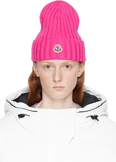 Розовая шапка с логотипом Moncler