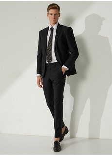 Черный мужской костюм приталенного кроя с нормальной талией Pierre Cardin