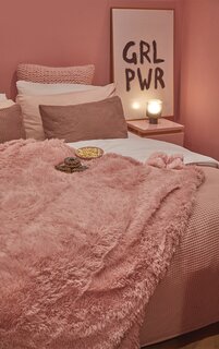 PrettyLittleThing Розовое пушистое одеяло из искусственного меха
