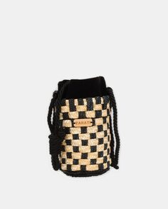 Двухцветная соломенная сумка-ведро Mini Tris-Tras натурального и черного цвета Zahati
