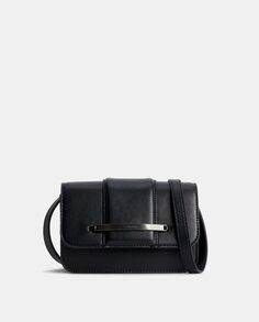 Маленькая черная сумка через плечо с регулируемой ручкой Calvin Klein, черный