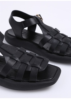 Кожаные черные женские сандалии Manijero
