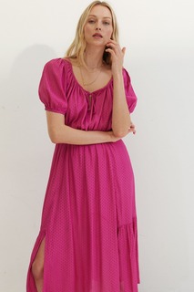 Розовое платье миди из материала из интереса Oliver Bonas, розовый