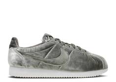 Кроссовки Nike WMNS CLASSIC CORTEZ PREMIUM &apos;VELVET MEDIUM OLIVE&apos;,