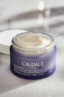 Гликолевый ночной крем Caudalie Vinoperfect, белый