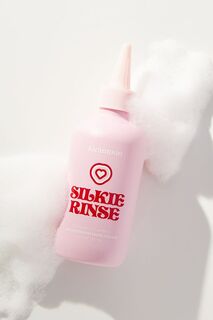 Нежное увлажняющее очищающее средство Kiramoon Silkie Rinse с керамидами, розовый
