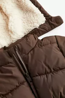 Стеганая куртка с капюшоном H&amp;M, коричневый H&M