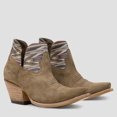 Узкие ботинки Hazel Chimayo Western Bootie женские Ariat, цвет Dijon Roughout