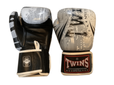 Боксерские перчатки Twins Special FBGVL3-TW5, белый / черный