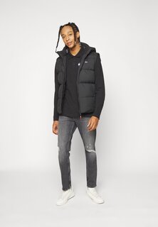 Без рукавов ЖИЛЕТ ESSENTIAL Tommy Jeans, черный