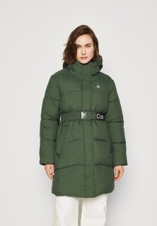 Зимнее пальто LOGO BELT LONG PUFFER Calvin Klein Jeans, тимьян