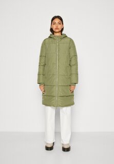 Зимнее пальто PCBEE NEW LONG PUFFER BC Pieces, темно-зеленый лишайник
