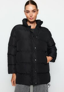 Зимнее пальто Trendyol, черное