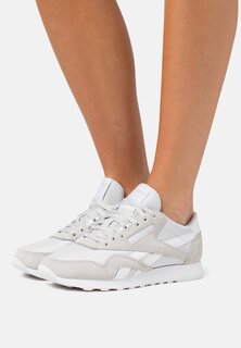 Низкие кроссовки CLASSIC LEATHER MIX Reebok, стальной туман/обувь белая