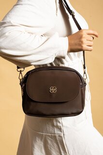 Женская сумка на плечо с регулируемым ремнем, 3 отделениями на молнии и передней крышкой BAG5013-23 Pembe Potin, коричневый