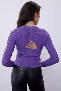 Фиолетовый трикотажный свитер с круглым вырезом и открытой спиной SWK4484MO Sherin
